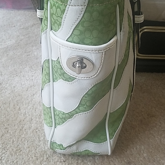 Coach green canvas with leather bucket bag - Picture 3 of 8